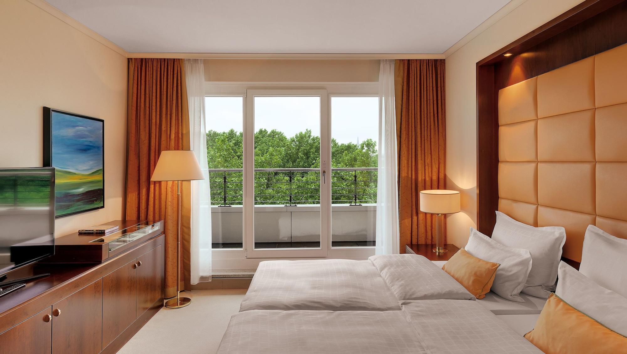 Отель Grand Elysee Гамбург