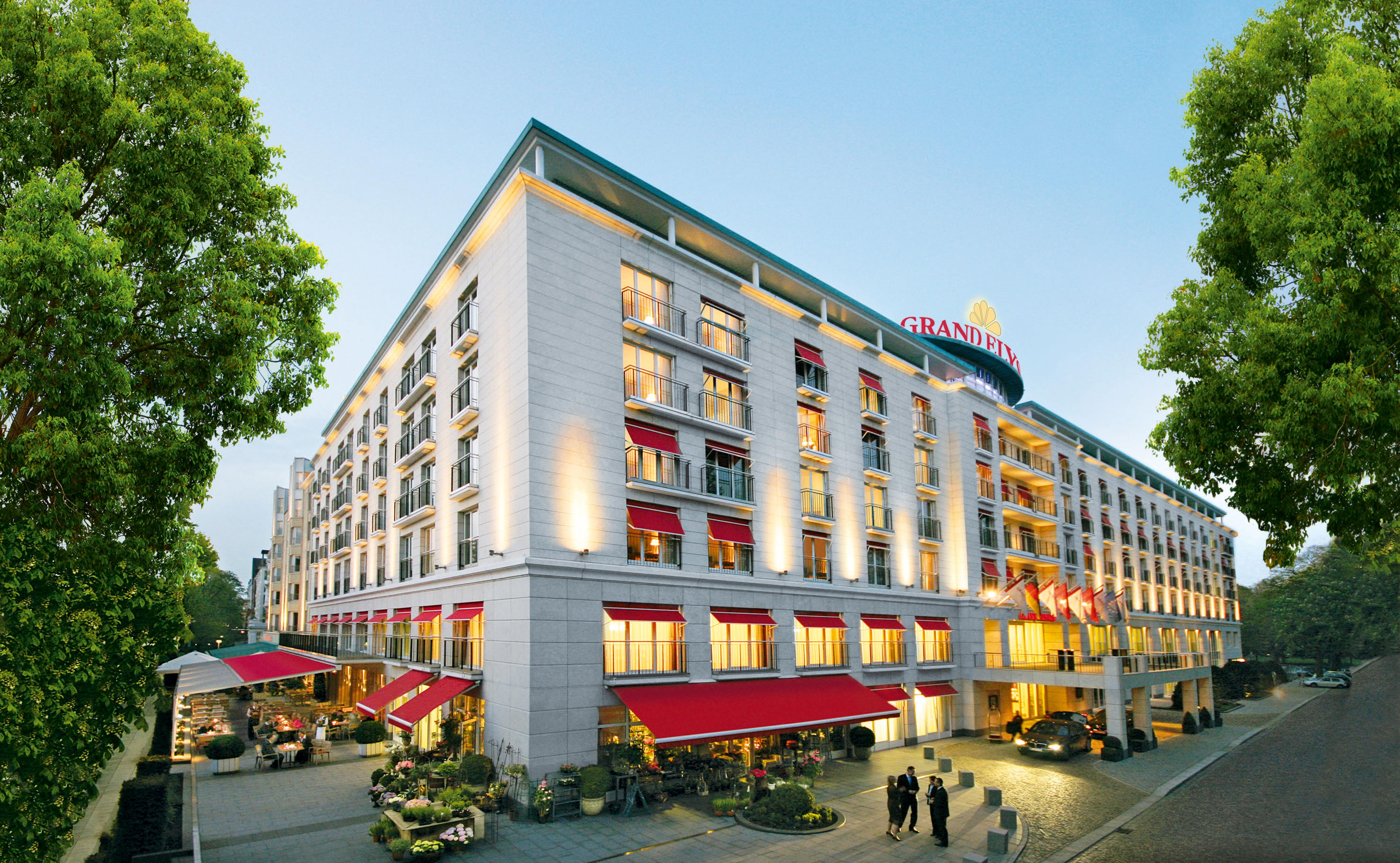 Grand Elysee Отель