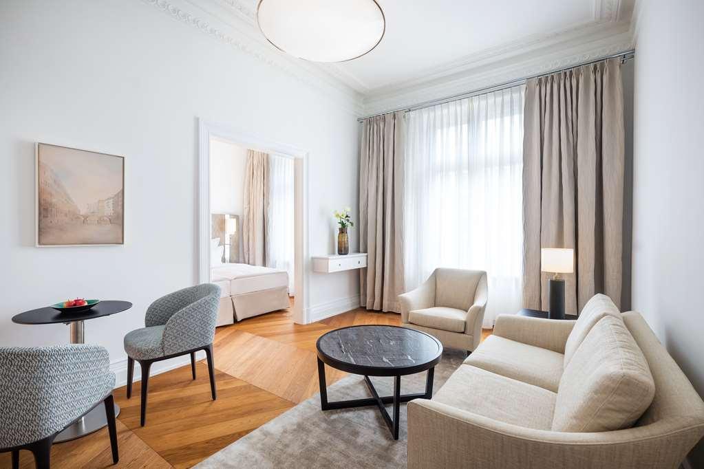 Отель Grand Elysee